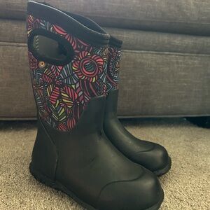 Bogs Kids Rain & Snow Boots - Black with Multicolor Pattern
